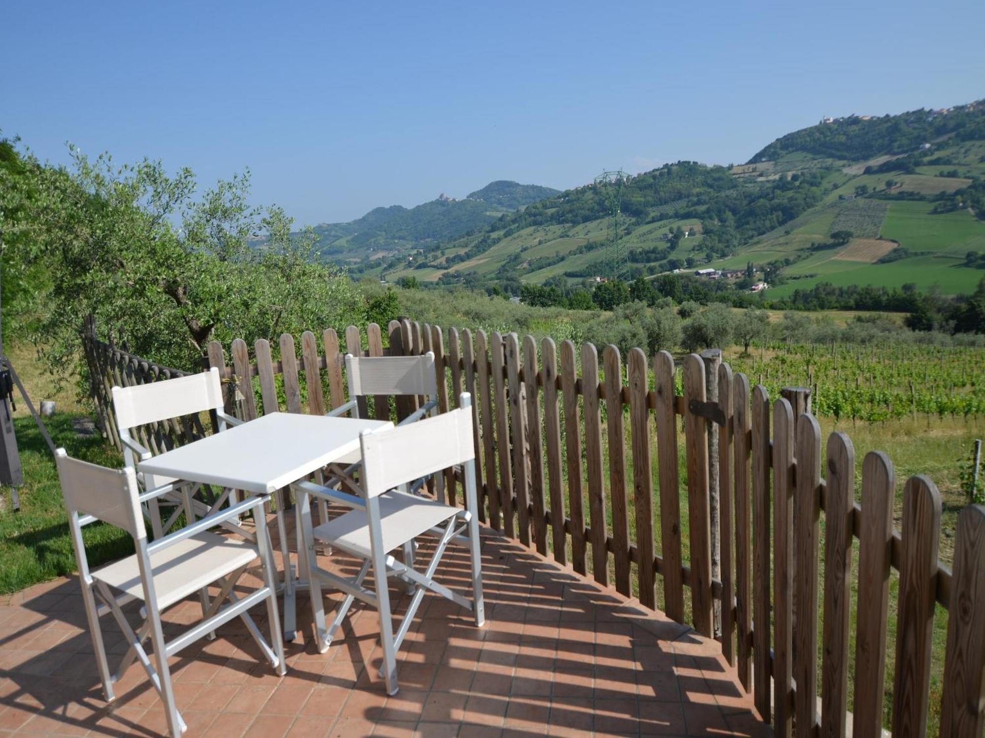Lovely Holiday Home In Monte Colombo On Farm Экстерьер фото